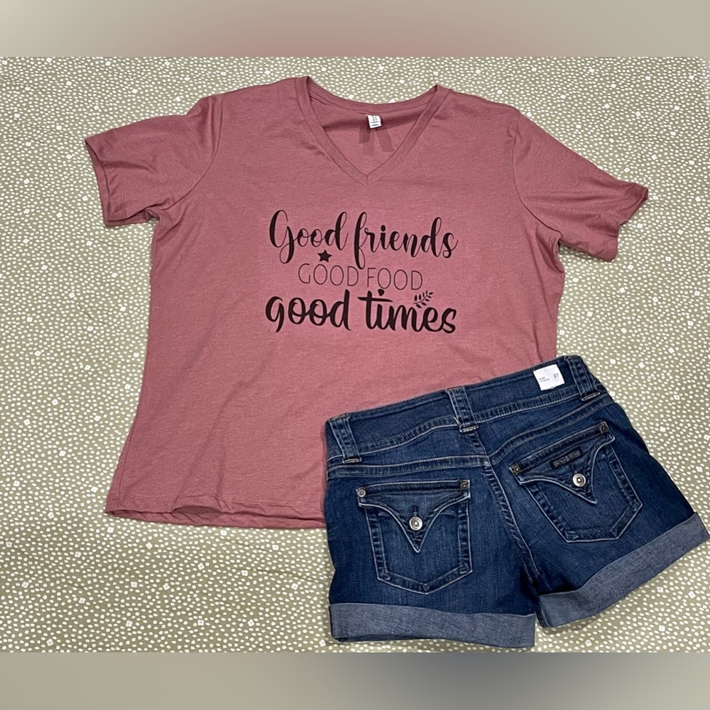 Good friends tee